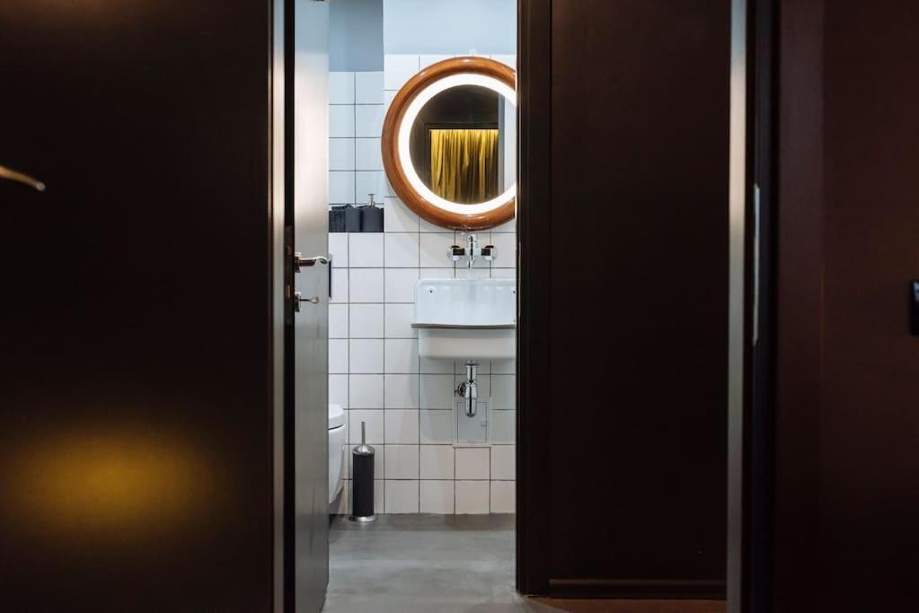 Luxury Downtown Apartment Bucharest Exterior photo